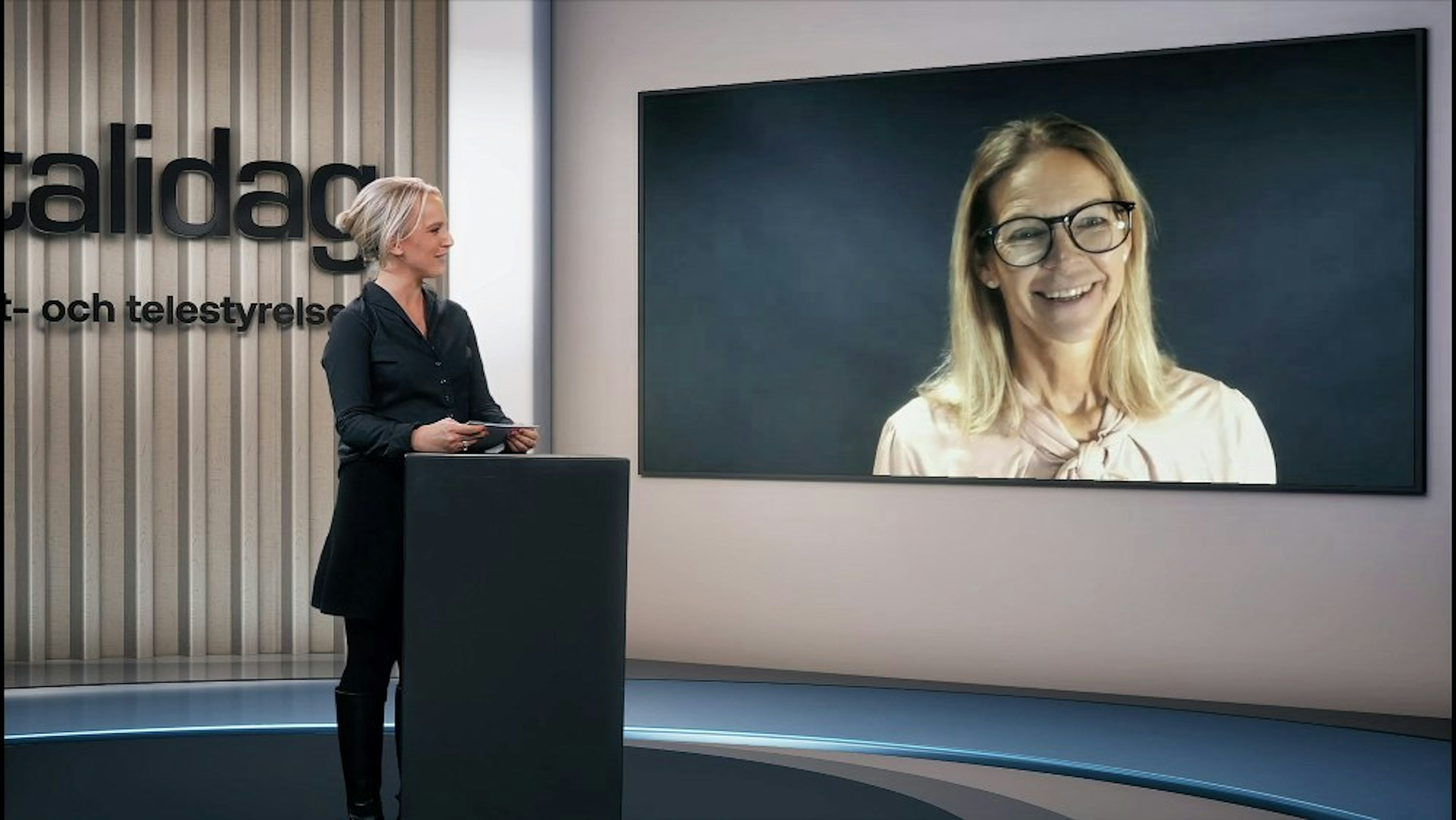 Lina Cronquist intervjuar Elin Wihlborg som är med på storbild